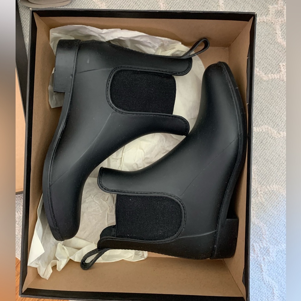 J.Crew Matte Chelsea rain boots
Sold out online